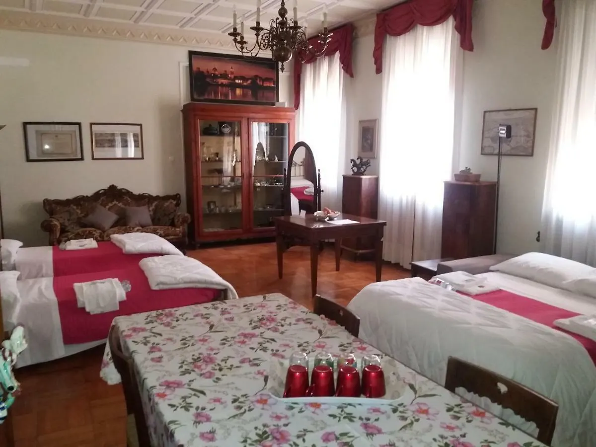 Da Selly Bed and Breakfast Μάντοβα